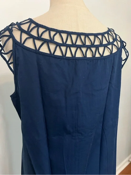 Ann Taylor,Navy Textured Sheath Dress Lattice Neckline Pintuck-Panel,Size 12 - Picture 6 of 11